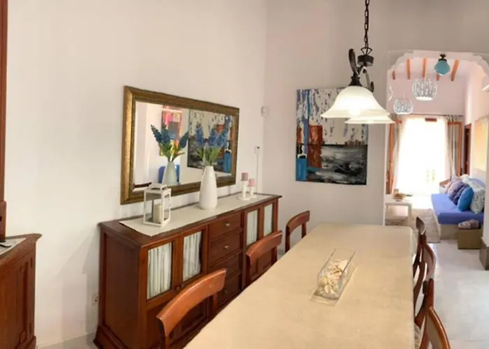 Dom wakacyjny Casa Antigua Reformada Junto Al Mar *